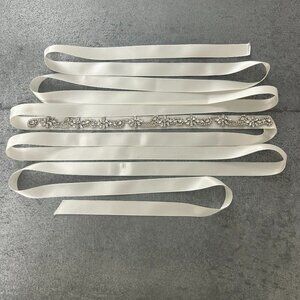 Rosebud Fashion Bridal Belt in Ivory/Silver Style 1605